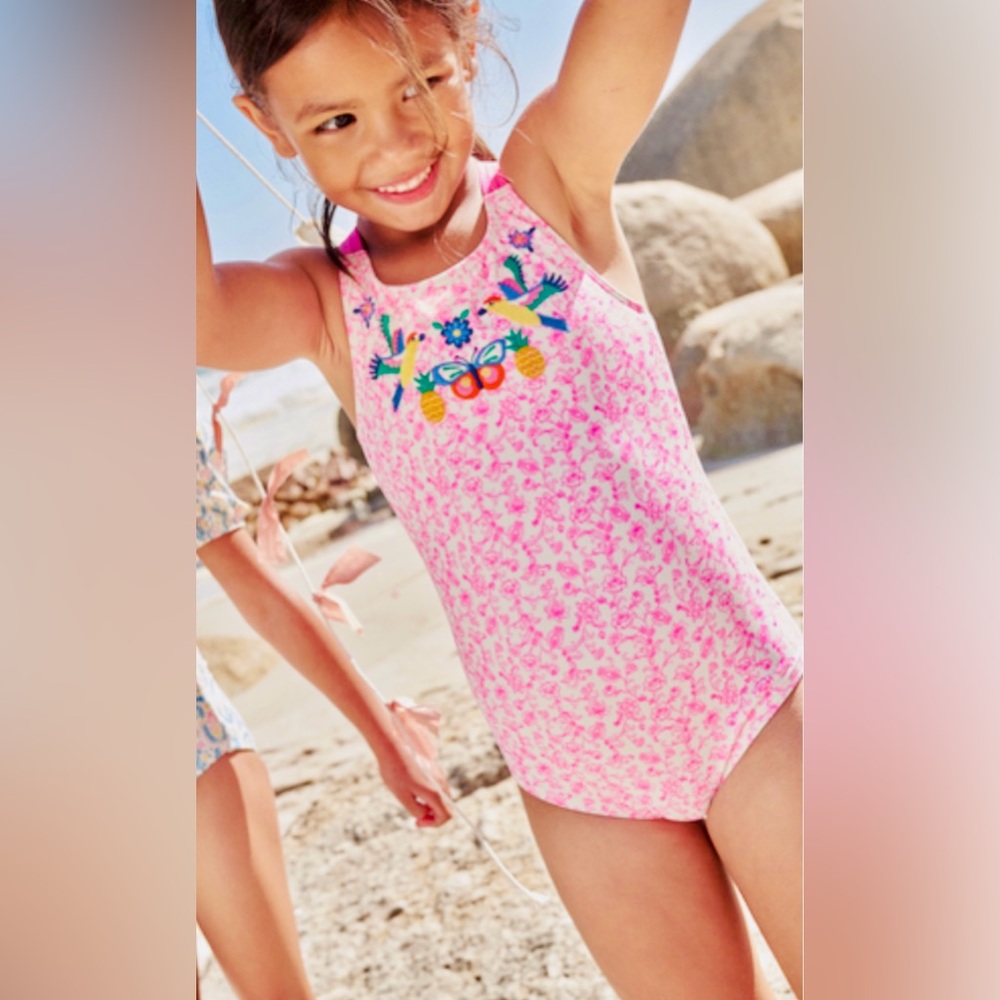 Mini Boden Embroidered Swimsuit - 🆕- Size 7/8